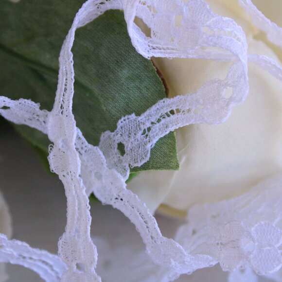 Vintage White Lace, Floral Trim 7/16" Wide, 4 Yards - Picture 9 of 9